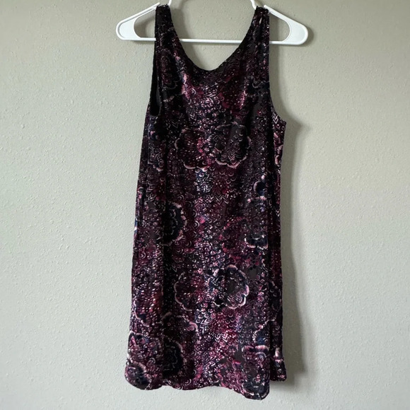 MinkPink Look But Don’t Touch Velvet Mini Dress Small - Picture 3 of 4